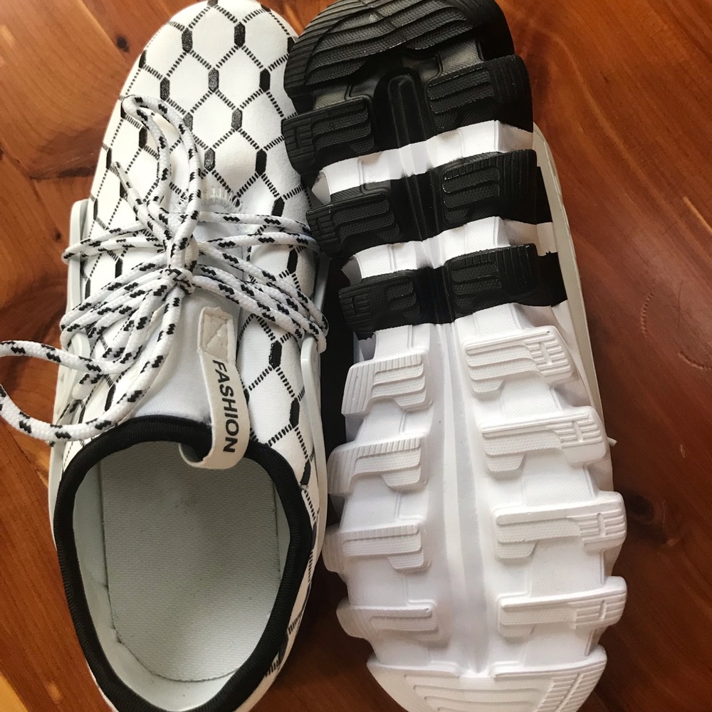 Shoes - Picture 2 of 3